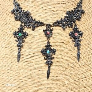 Victorian-style Romantic Gothic Floral Choker Necklace